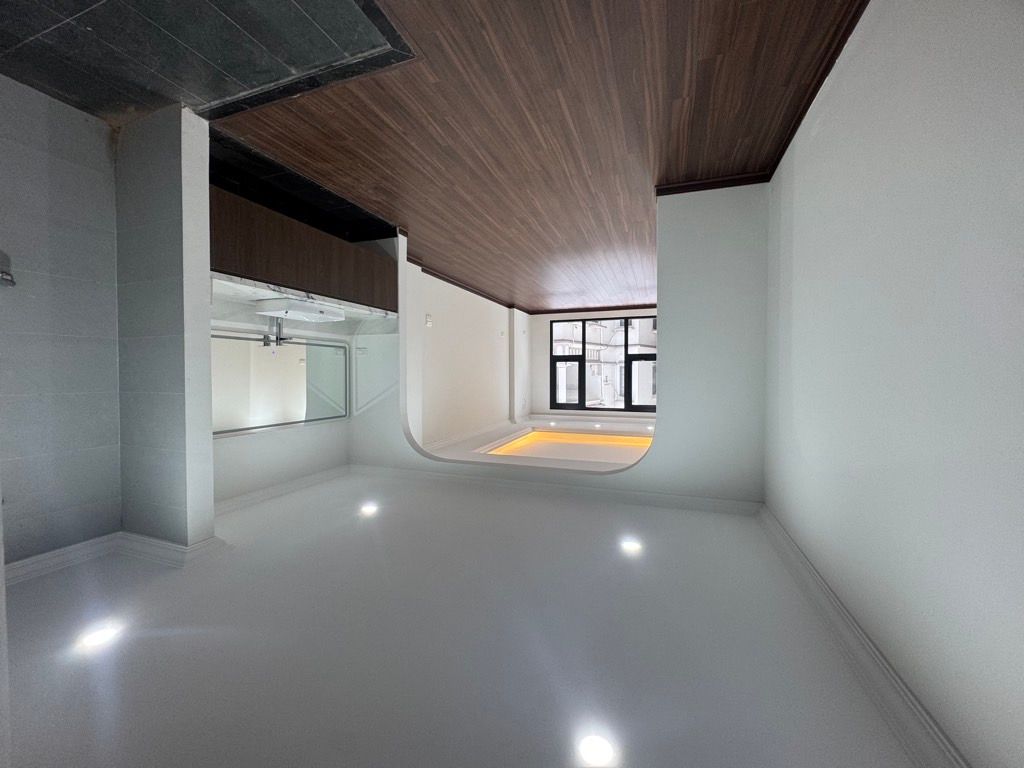 MẶT PHỐ HÀO NAM - 6.5 TẦNG - LÔ GÓC - THANG MÁY - Ô TÔ TRÁNH ĐỖ