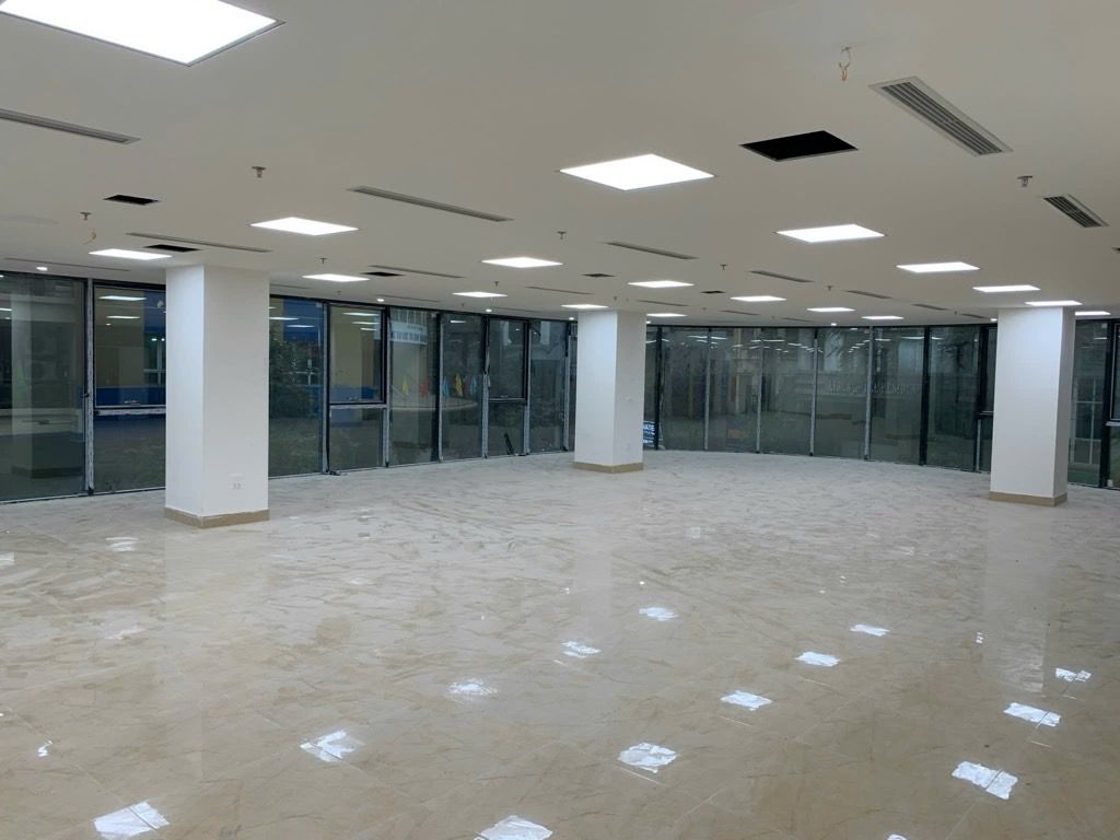 TOÀ VĂN PHÒNG 1 HẦM 8 NỔI 2 THANG MÁY - LÔ GÓC - 3 MẶT Ô TÔ TRÁNH