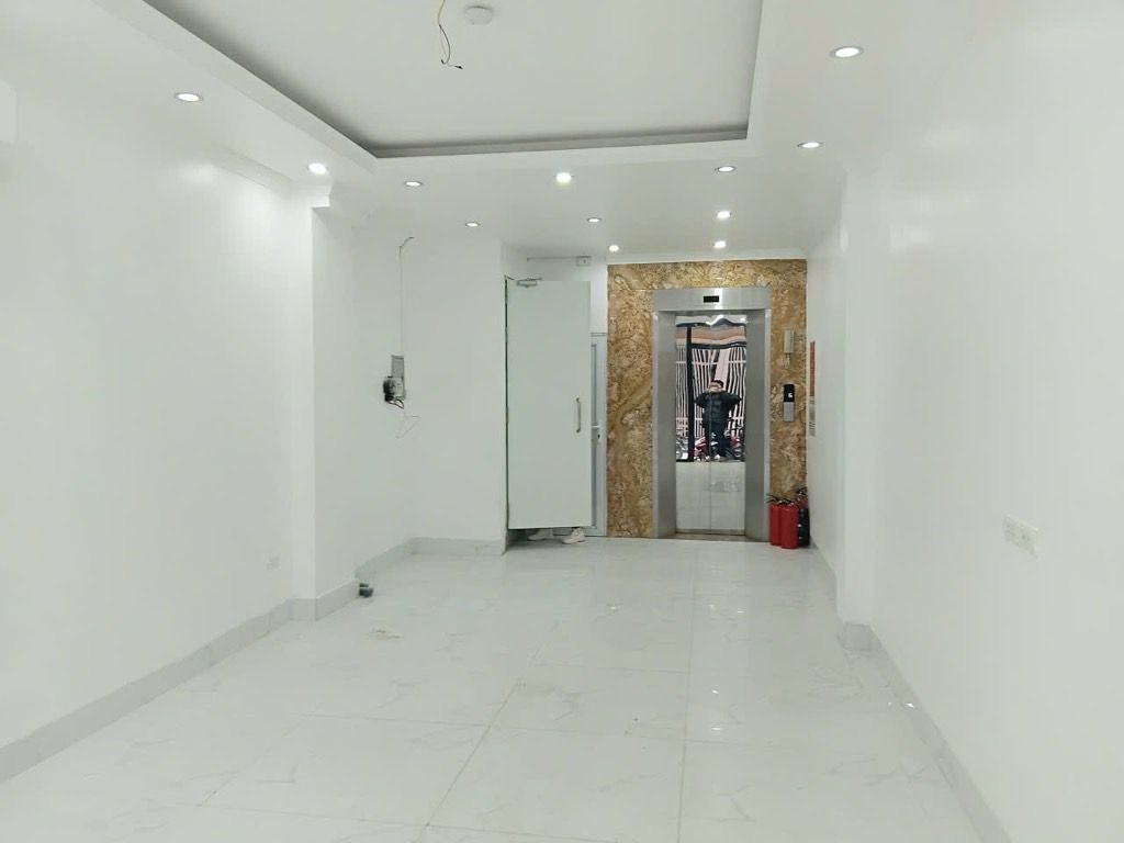 PHÂN LÔ NGUYỄN CHÍ THANH - VỈA HÈ - Ô TÔ TRÁNH - 6 TẦNG THANG MÁY