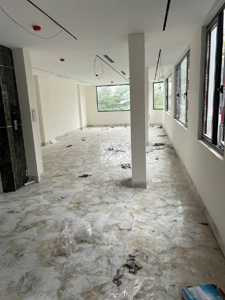 TOÀ VĂN PHÒNG MẶT HỒ 9 TẦNG XÂY MỚI - LÔ GÓC 3 MẶT THOÁNG