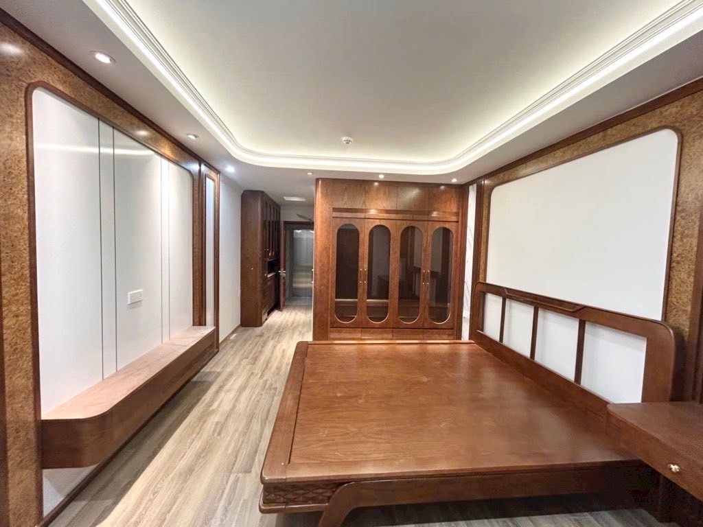 PHÂN LÔ TRẦN QUỐC HOÀN - 7 TẦNG THANG MÁY - VỈA HÈ 2M - XÂY MỚI