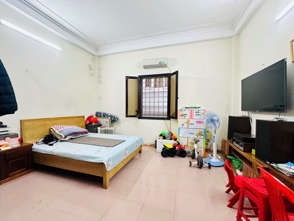 MẶT PHỐ DUY TÂN - ĐƯỜNG 40M - VỈA HÈ 20M - KINH DOANH CỰC GIÁ TRỊ