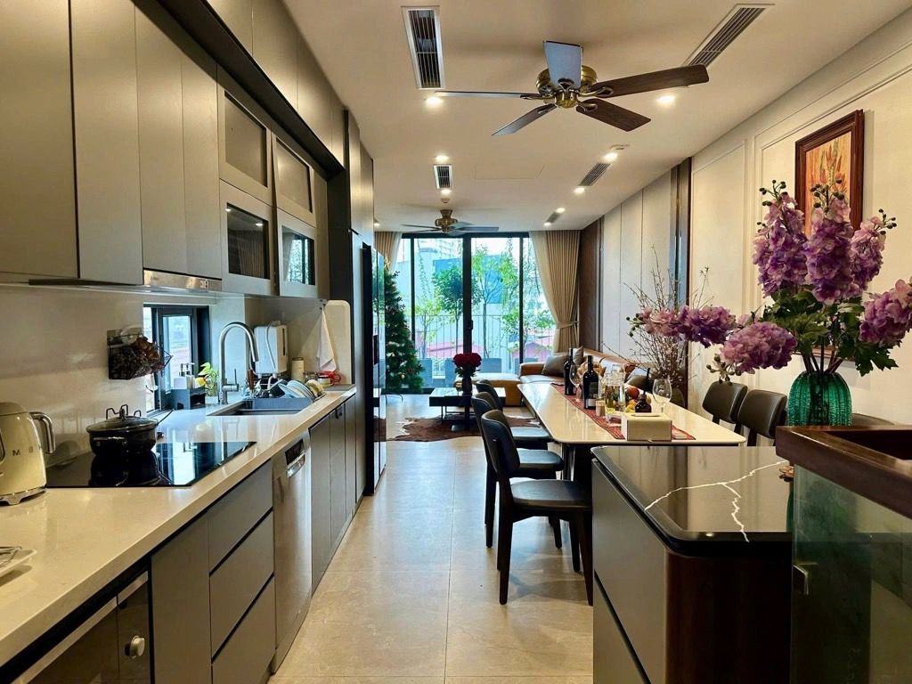 NHÀ DÂN XÂY TOÀN ĐỒ CỰC XỊN - 8 TẦNG THANG MÁY - FULL NỘI THẤT