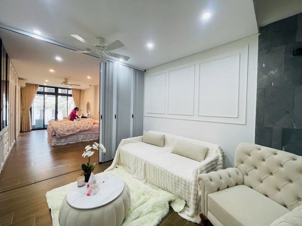 NHÀ DÂN XÂY TOÀN ĐỒ CỰC XỊN - 8 TẦNG THANG MÁY - FULL NỘI THẤT