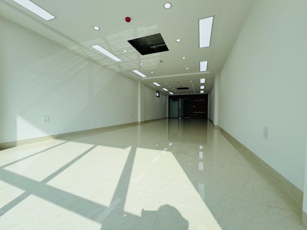 MẶT ĐƯỜNG NGUYỄN KHANG - KINH DOANH SẦM UẤT - 8 TẦNG THANG MÁY