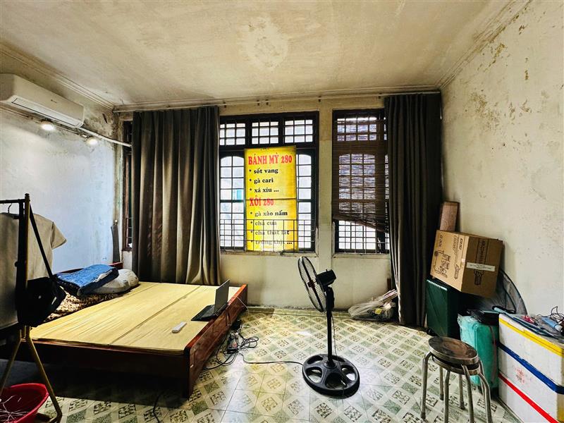 NHÀ CŨ MẶT ĐƯỜNG CẦU GIẤY - KINH DOANH ĐỈNH - MẶT TIỀN QUYỀN LỰC