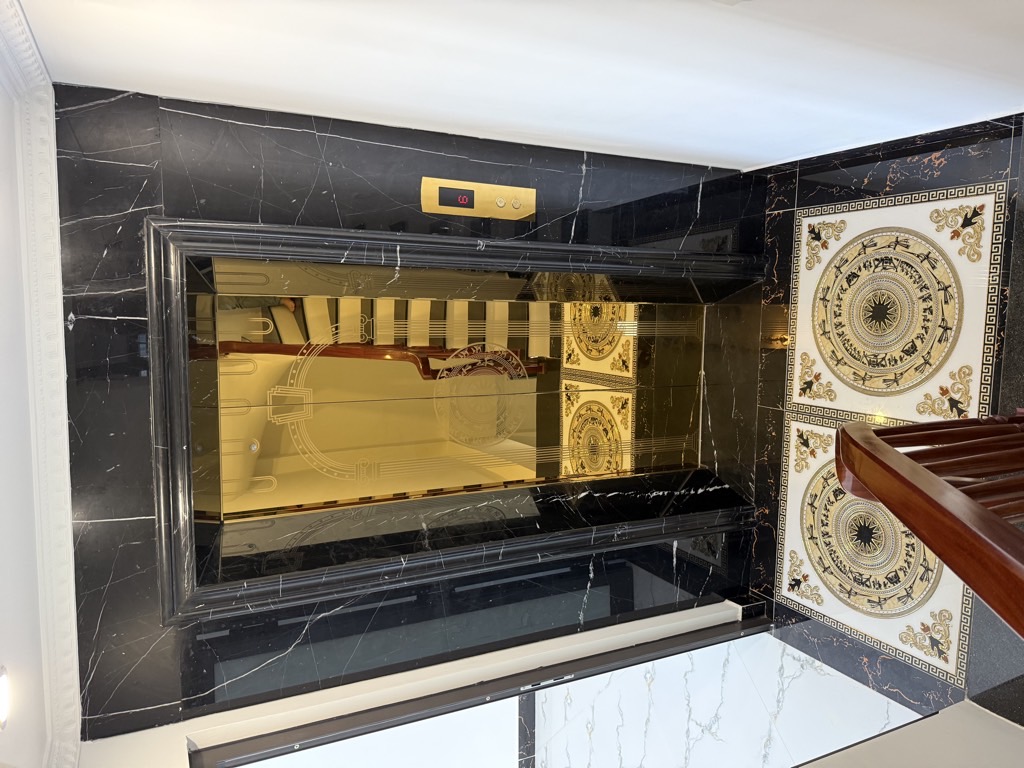 SIÊU PHẨM 5 TẦNG THANG MÁY MINH KHAI - LÔ GÓC - ĐỐI DIỆN TIMECITY