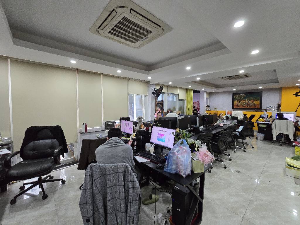 TOÀ VĂN PHÒNG LÔ GÓC, VỈA HÈ RỘNG, VỊ TRÍ ĐỈNH, DÒNG TIỀN 2TỶ4/NĂM