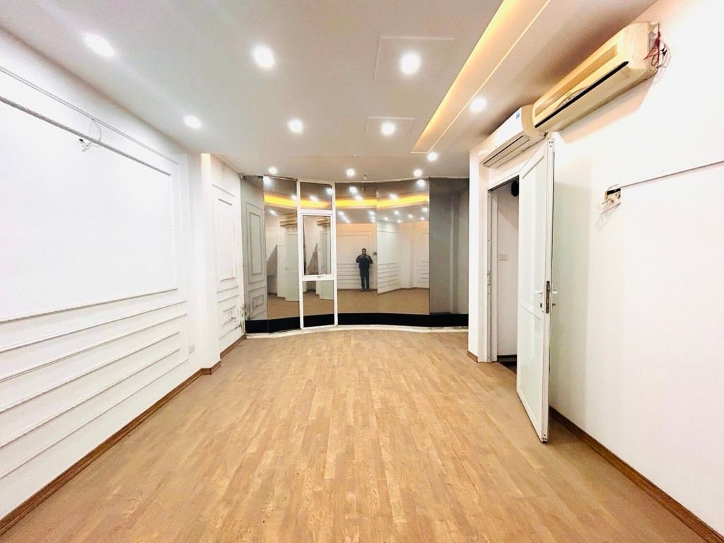 MẶT PHỐ KIM MÃ - LÔ GÓC - VỈA HÈ - Ô TÔ TRÁNH - KINH DOANH SẦM UẤT