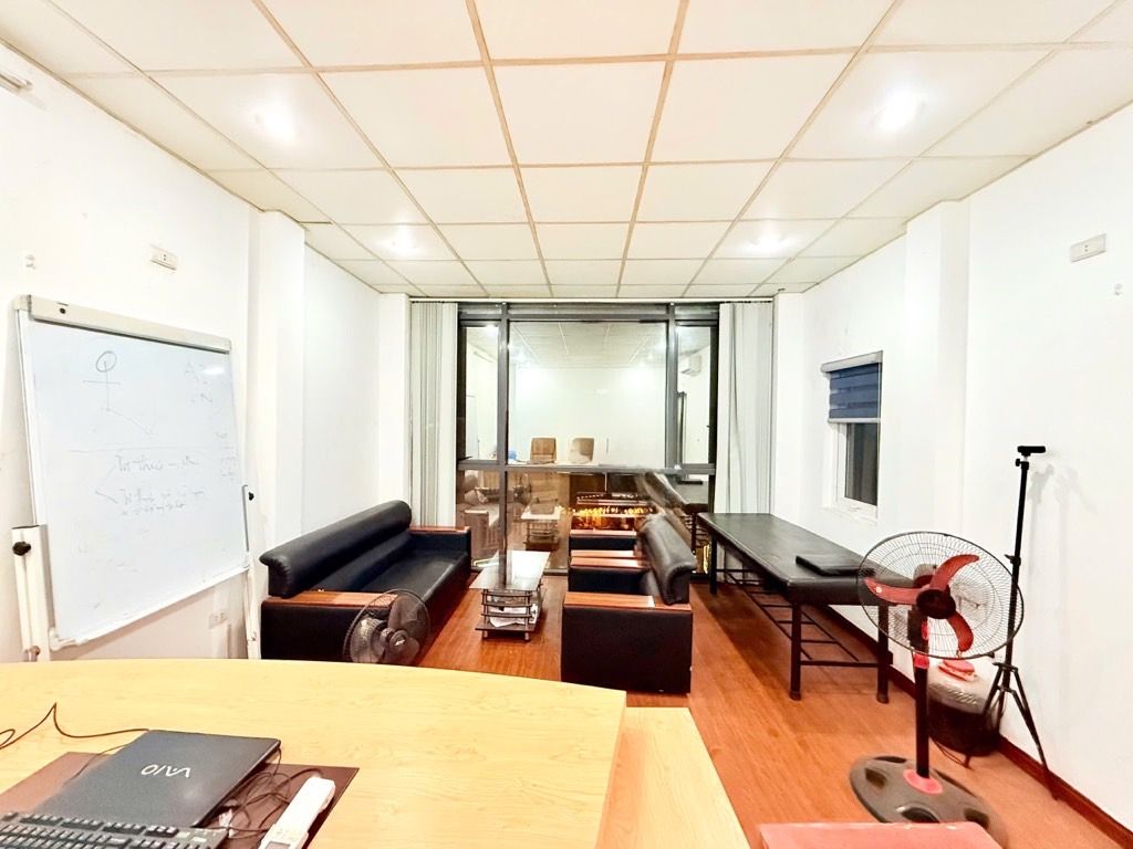 1 MẶT PHỐ TRUNG KÍNH 1 MẶT NGÕ, VỊ TRÍ KINH DOANH ĐẸP, VỈA HÈ RỘNG