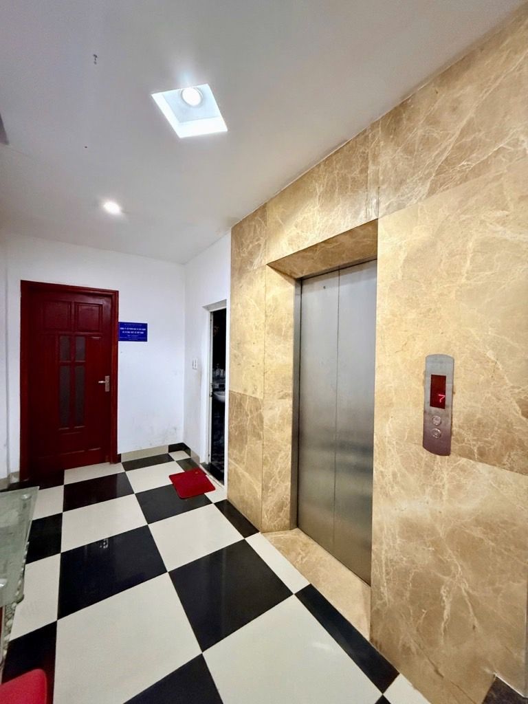 1 MẶT PHỐ TRUNG KÍNH 1 MẶT NGÕ, VỊ TRÍ KINH DOANH ĐẸP, VỈA HÈ RỘNG