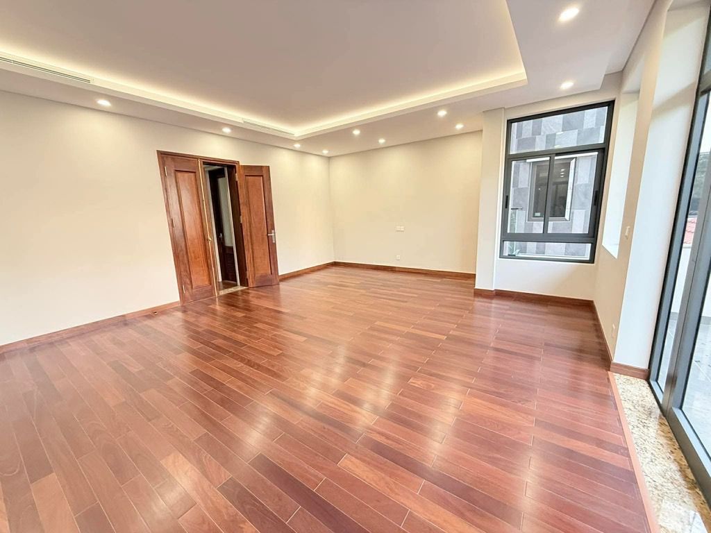 BIỆT THỰ LÀNG QUỐC TẾ THĂNG LONG,  2 MẶT Ô TÔ,  MẶT TIỀN 7.8M