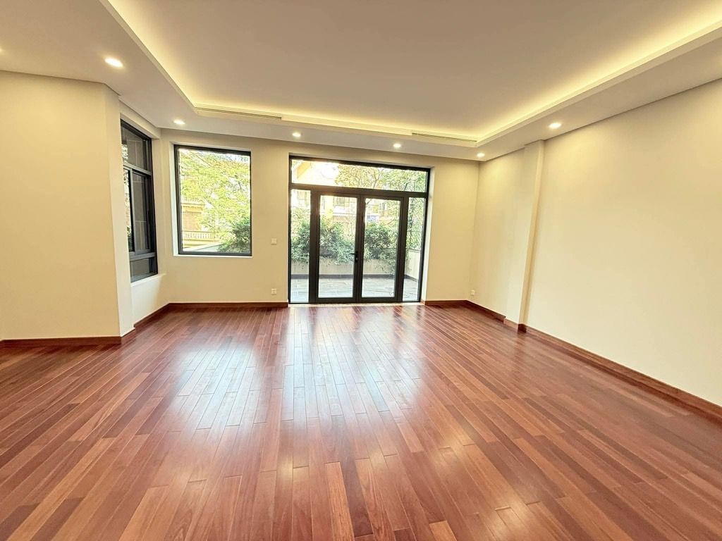 BIỆT THỰ LÀNG QUỐC TẾ THĂNG LONG,  2 MẶT Ô TÔ,  MẶT TIỀN 7.8M