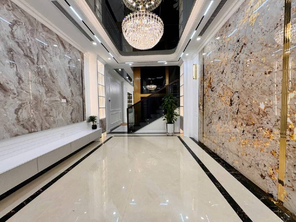 PHÂN LÔ HOÀNG QUỐC VIỆT,  7 TẦNG THANG MÁY, THOÁNG TRƯỚC SAU