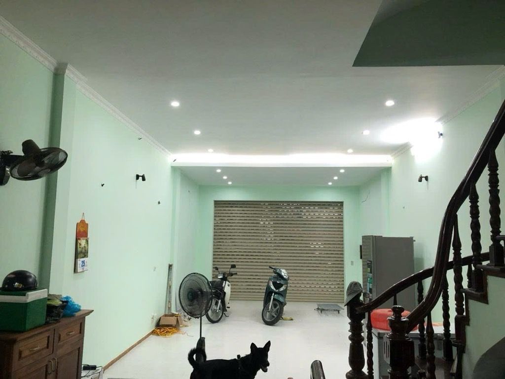 MẶT PHỐ TRUNG KÍNH, KINH DOANH ĐỈNH, Ô TÔ TRÁNH DỪNG ĐỖ