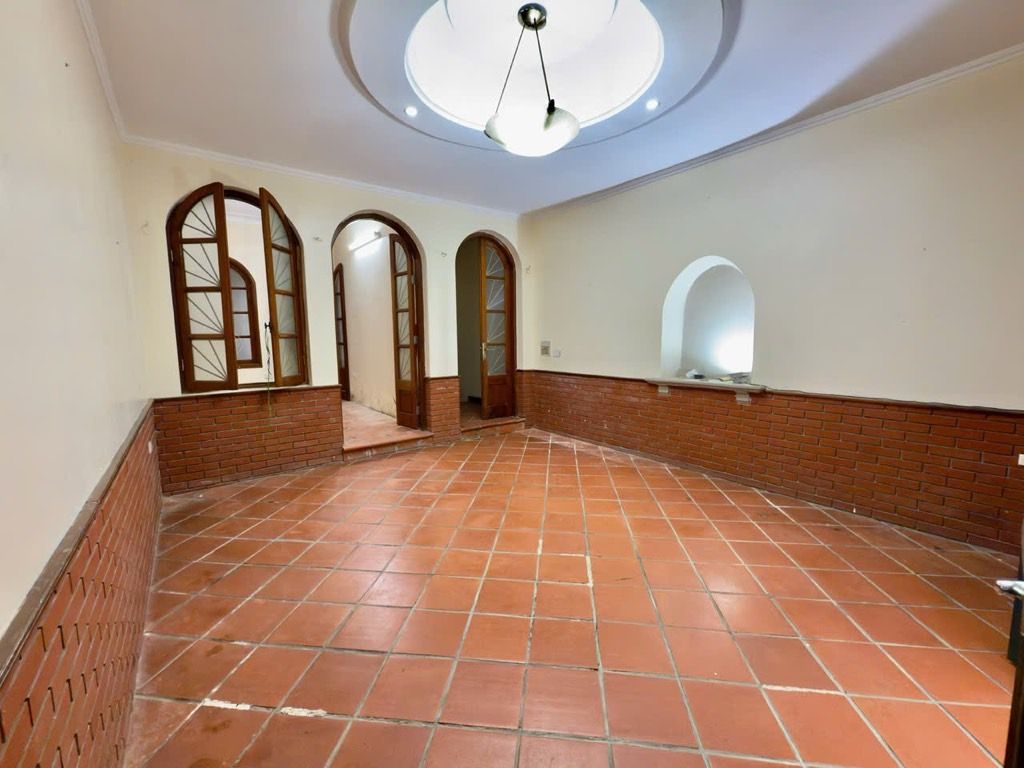 PHÂN LÔ TRẦN QUỐC HOÀN, Ô TÔ TRÁNH, CHỦ TỰ XÂY TÂM HUYẾT