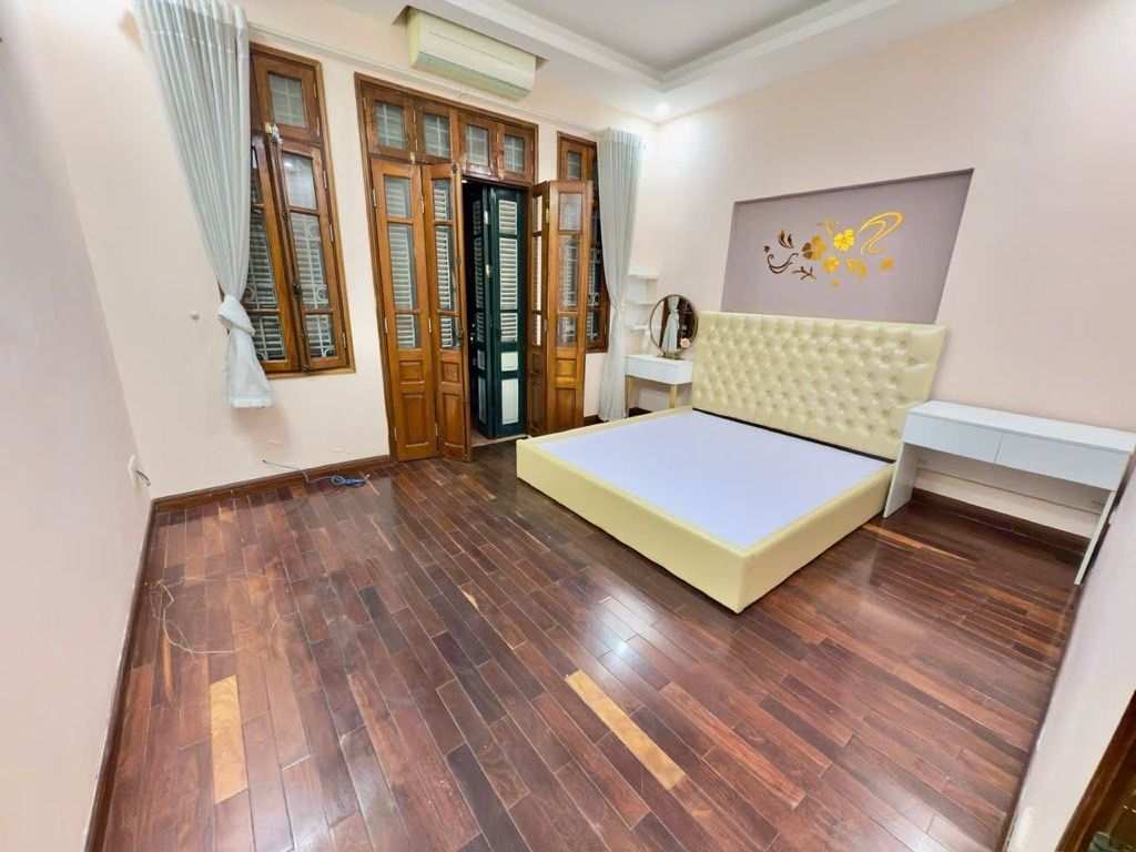 PHÂN LÔ TRẦN QUỐC HOÀN, Ô TÔ TRÁNH, CHỦ TỰ XÂY TÂM HUYẾT