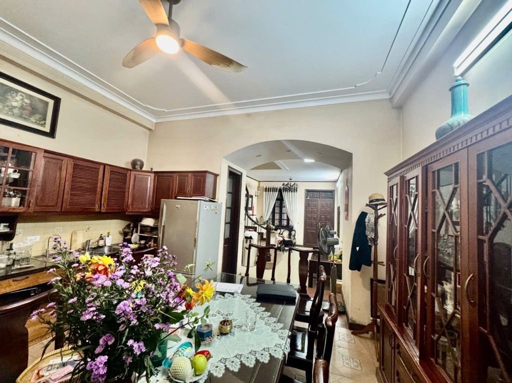 LÕI BA ĐÌNH Ô TÔ, NHÀ DÂN XÂY, SẴN Ô CHỜ THANG MÁY, 2 THOÁNG 