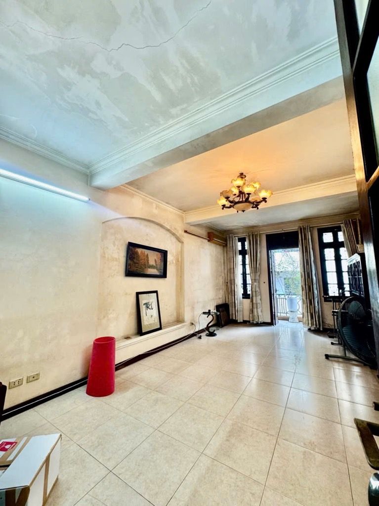 LÕI BA ĐÌNH Ô TÔ, NHÀ DÂN XÂY, SẴN Ô CHỜ THANG MÁY, 2 THOÁNG 