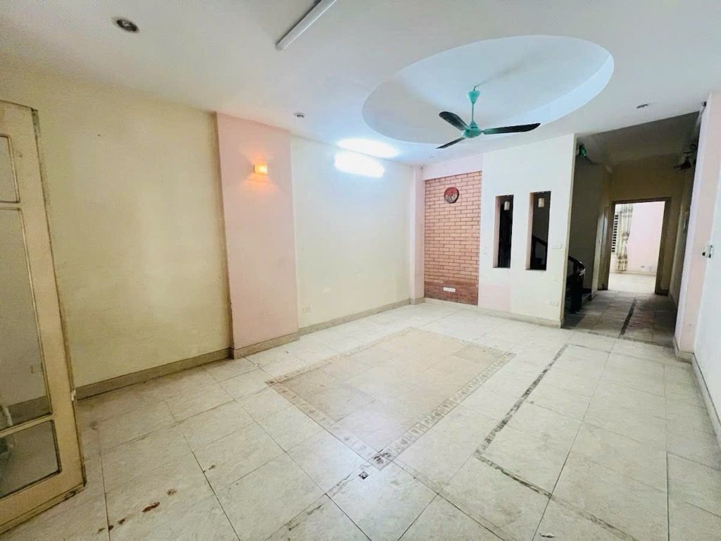 NHÀ DÂN XÂY MẶT PHỐ VĨNH PHÚC,  DÂN TRÍ CAO, 2 MẶT THOÁNG