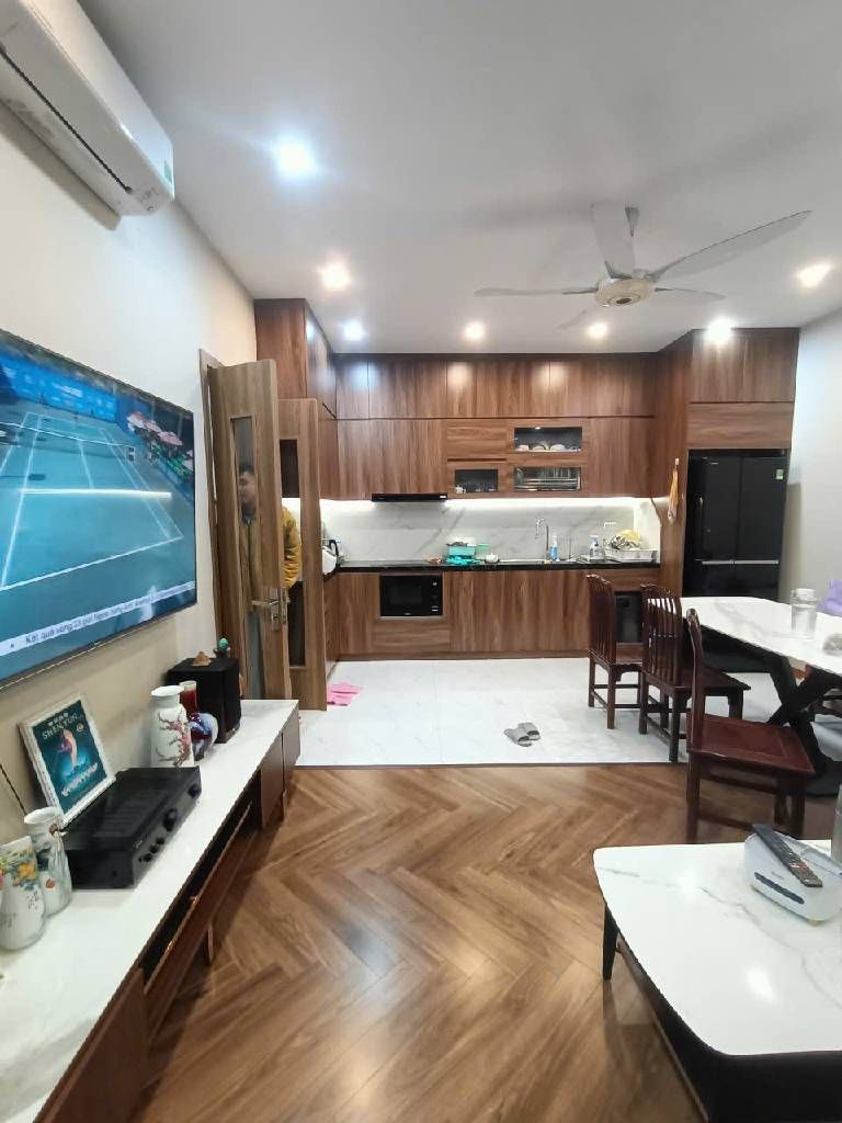 NHÀ DÂN XÂY MẶT PHỐ PHẠM HỒNG THÁI, 6 TẦNG THANG MÁY, VUÔNG ĐẸP