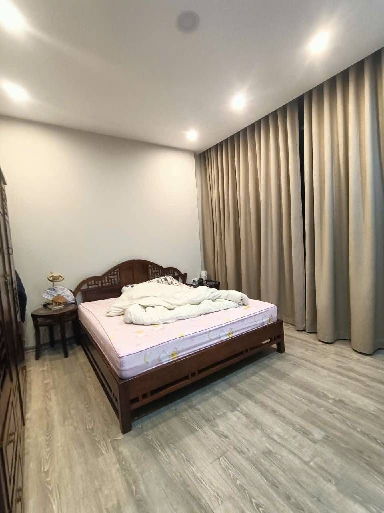 NHÀ DÂN XÂY MẶT PHỐ PHẠM HỒNG THÁI, 6 TẦNG THANG MÁY, VUÔNG ĐẸP