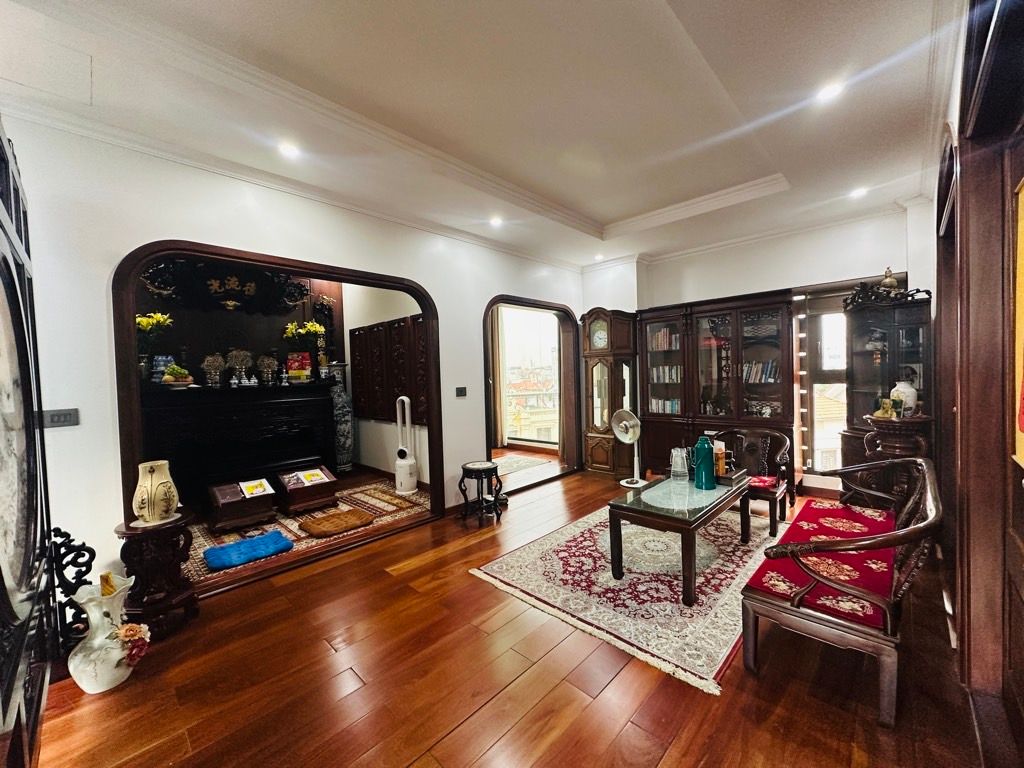 SIÊU PHẨM BIỆT THỰ LÔ GÓC PHỐ TRUNG HOÀ, MẶT TIỀN 28M, VIEW VƯỜN HOA