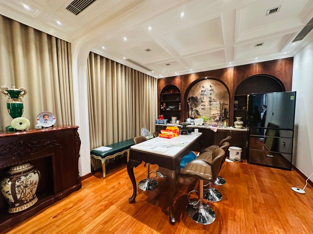 SIÊU PHẨM BIỆT THỰ LÔ GÓC PHỐ TRUNG HOÀ, MẶT TIỀN 28M, VIEW VƯỜN HOA