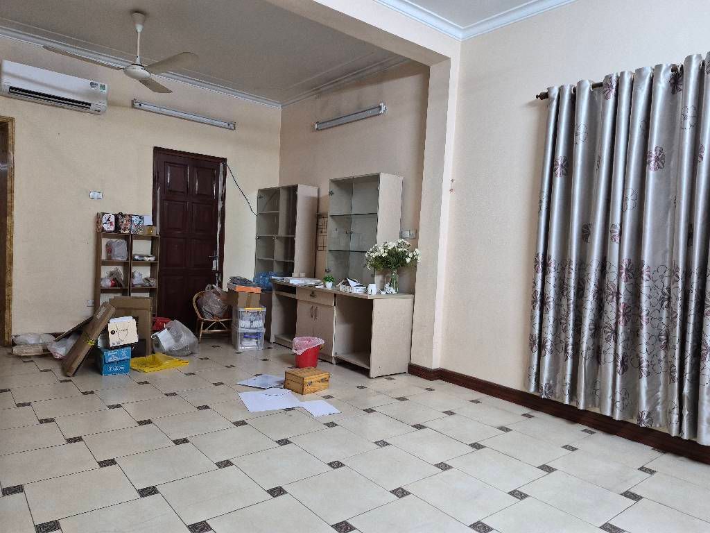 NHÀ ĐẸP TÔN ĐỨC THẮNG, 5 TẦNG THANG MÁY, 3 MẶT THOÁNG, PHÂN LÔ