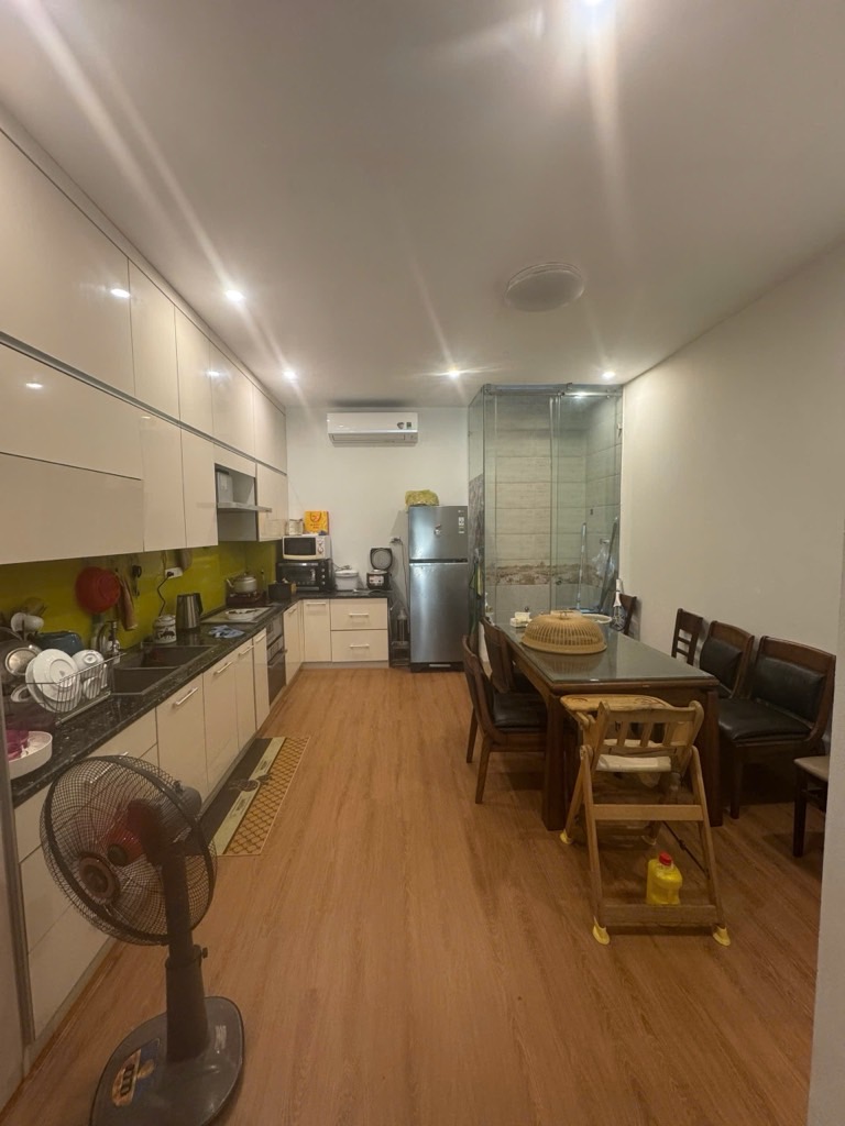 PHÂN LÔ LẠC TRUNG 2 Ô TÔ DỪNG ĐỖ, VỈA HÈ, DÂN XÂY CHẮC CHẮN