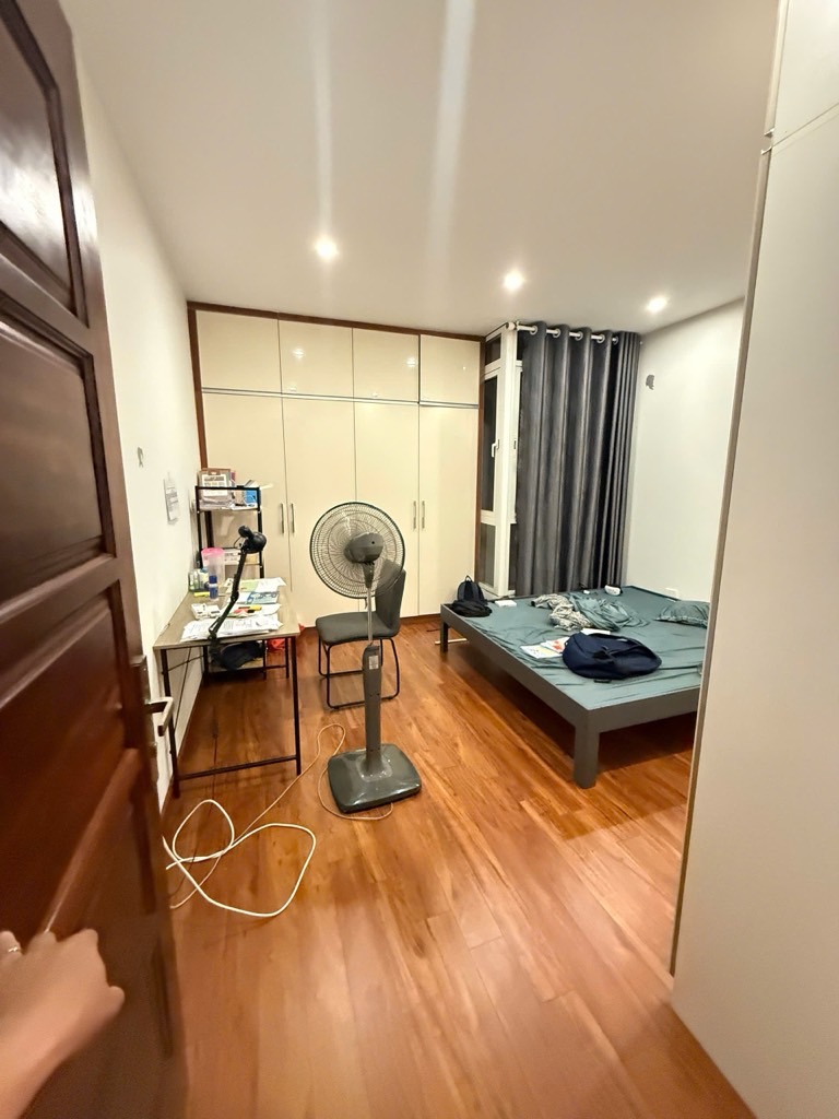 PHÂN LÔ LẠC TRUNG 2 Ô TÔ DỪNG ĐỖ, VỈA HÈ, DÂN XÂY CHẮC CHẮN