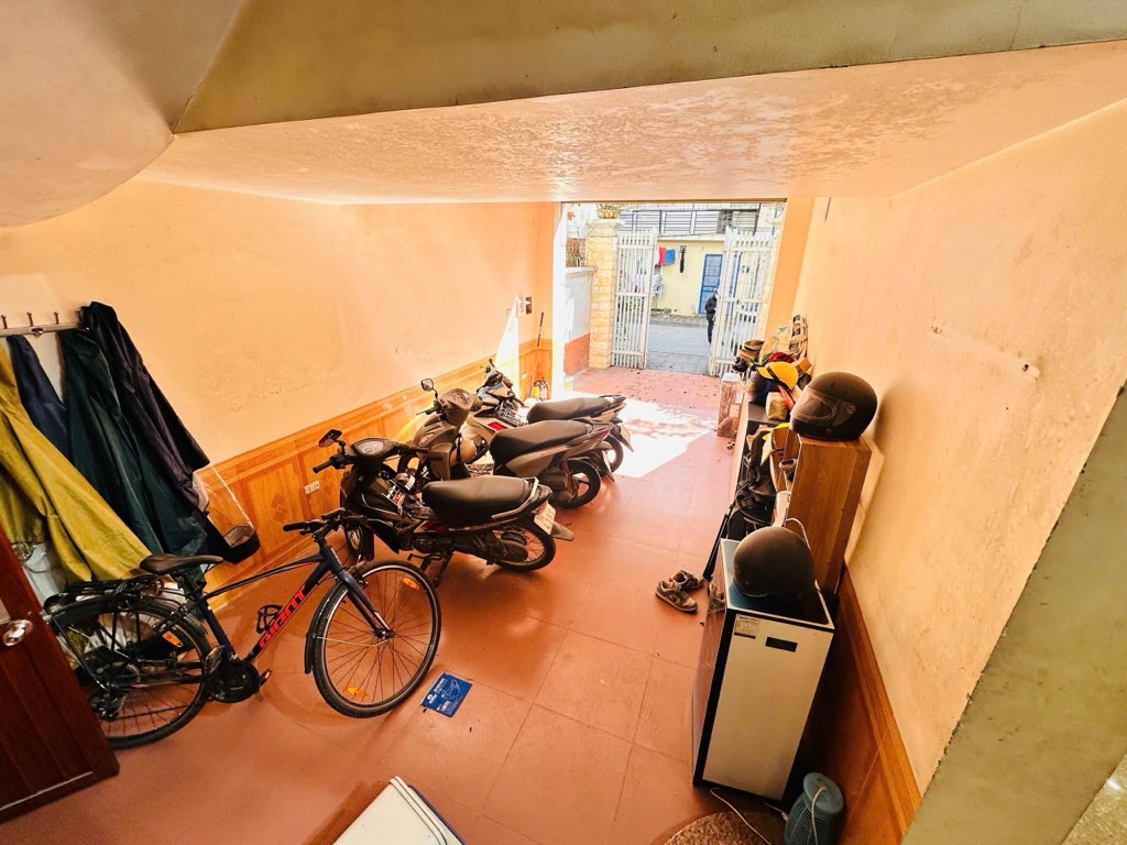 BIỆT THỰ LÔ GÓC, 2 MẶT TIỀN, VỈA HÈ, 3 Ô TÔ TRÁNH NHAU