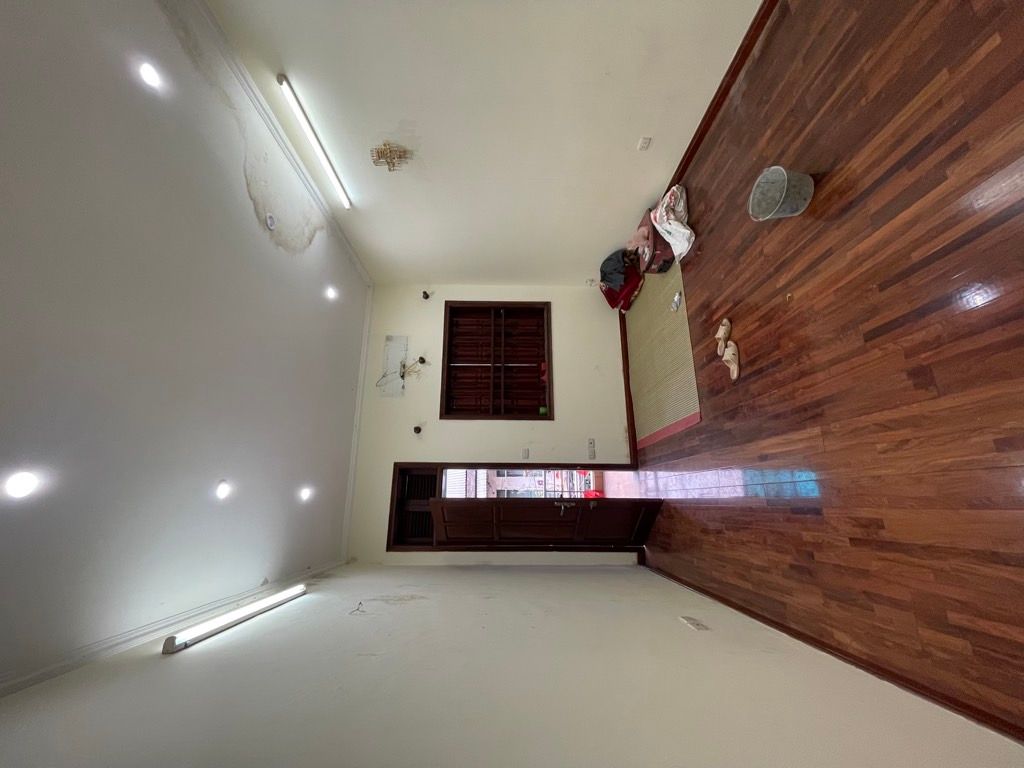 BÁN ĐẤT TẶNG NHÀ MẶT CHỢ NGỌC HÀ, KINH DOANH SẦM UẤT, BUÔN BÁN TẤP NẬP