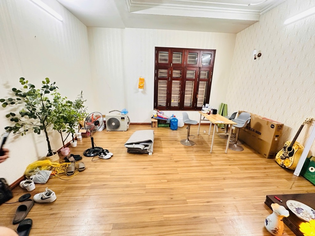 BIỆT THỰ LÔ GÓC HOÀNG QUỐC VIỆT, 2 MẶT TIỀN, 3 Ô TÔ TRÁNH NHAU 