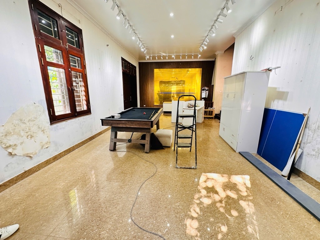 BIỆT THỰ LÔ GÓC HOÀNG QUỐC VIỆT, 2 MẶT TIỀN, 3 Ô TÔ TRÁNH NHAU 