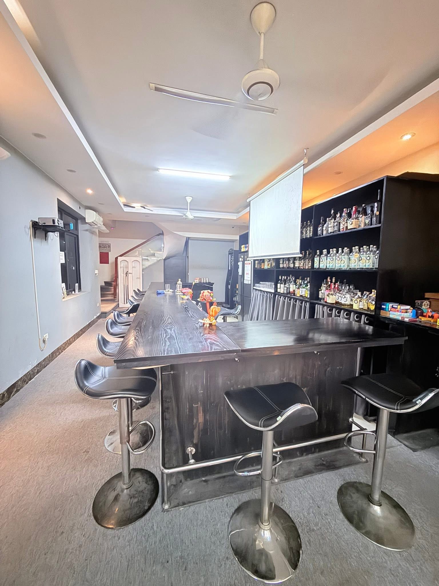 MẶT PHỐ KIM NGƯU, KINH DOANH ĐỈNH, HAI VỈA HÈ RỘNG 