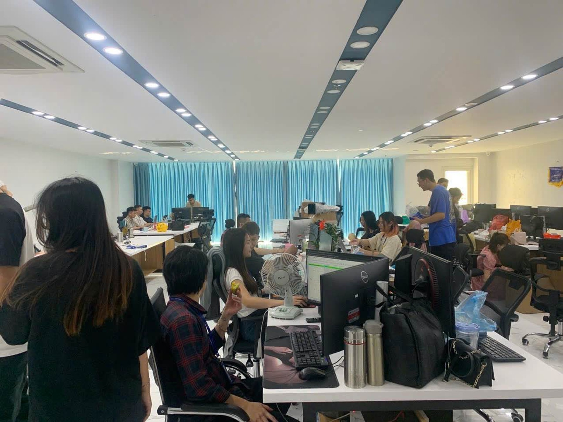 TOÀ NHÀ MẶT ĐƯỜNG PHẠM VĂN ĐỒNG, DÒNG TIỀN 320TR/TH, 9 TẦNG THANG MÁY, MẶT TIỀN 11M